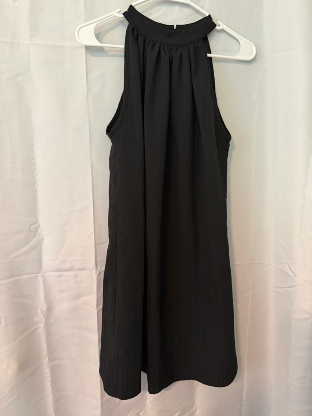 SHEIN Black Halter-Style Sleeveless Dress